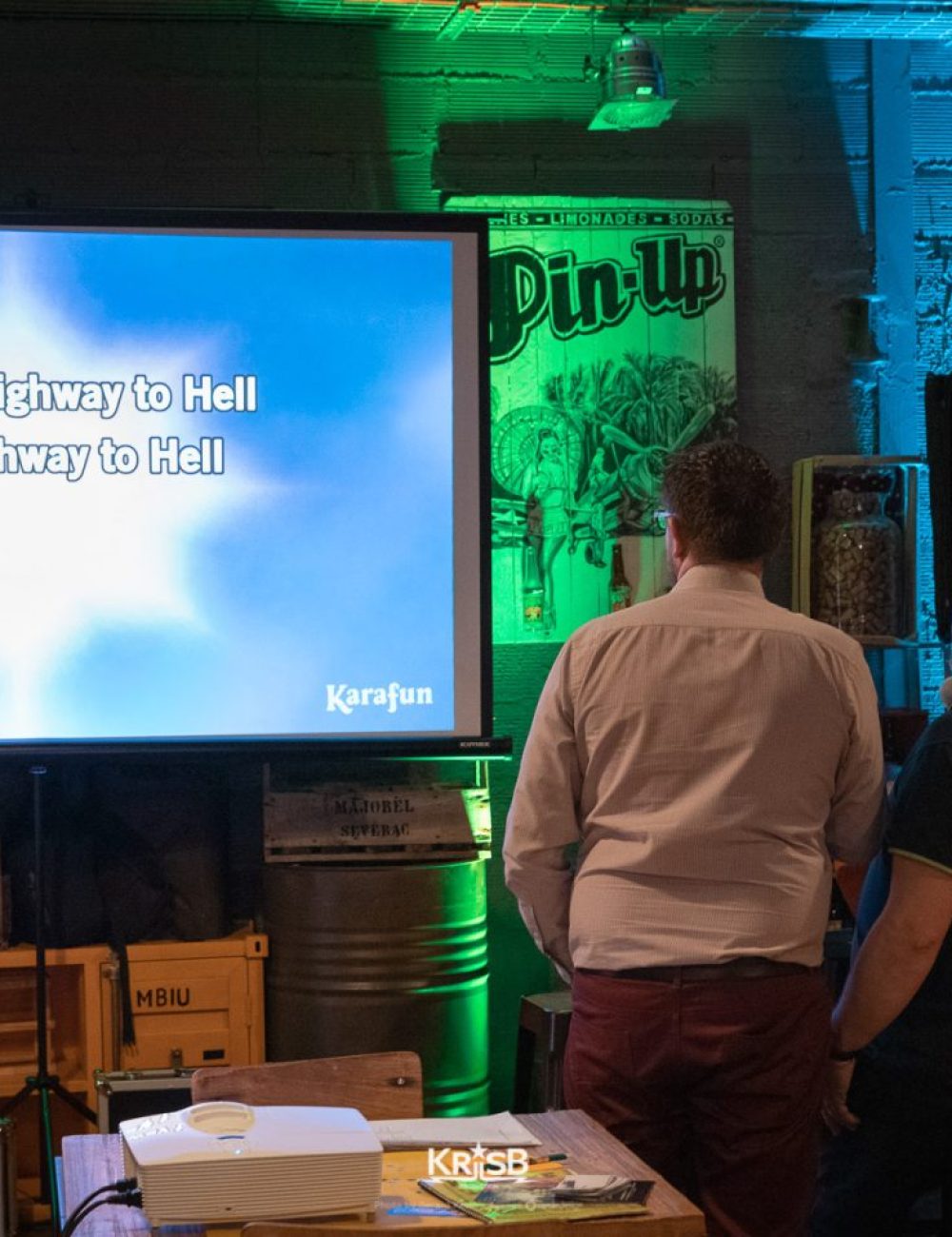 Karaoke-Pinup-Industrie-avec-logos-17-1536x960